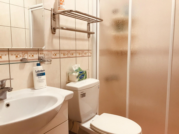 Bathroom 4, Hello, Changhua