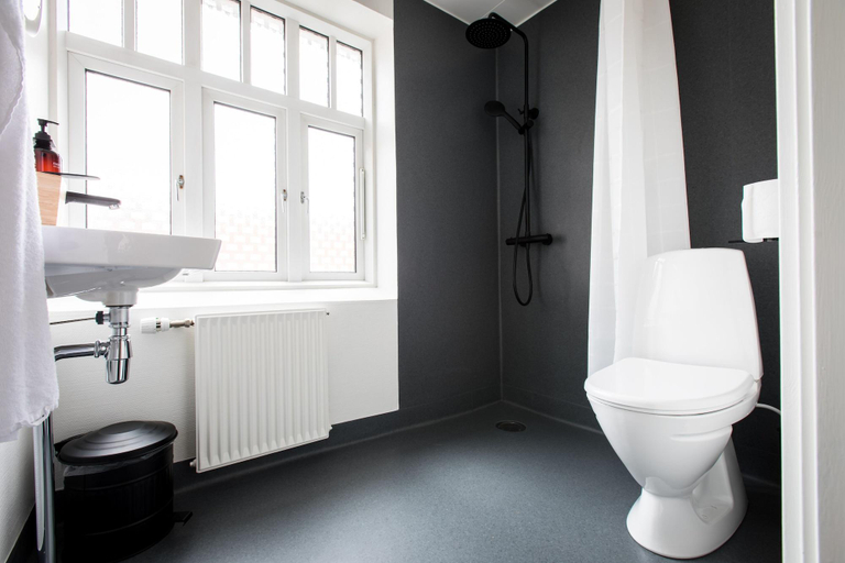 Bathroom 3, Diagonalkroen, Vejle