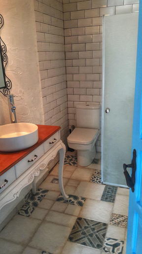 Bathroom 5, Temucin Hotel, Çeşme