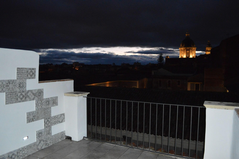 Exterior & Views 2, Bed, Book & Breakfast Landolina, Catania
