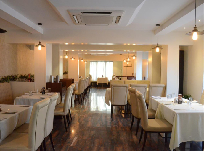 Food & Drinks 5, Hotel Srimaan, Pune