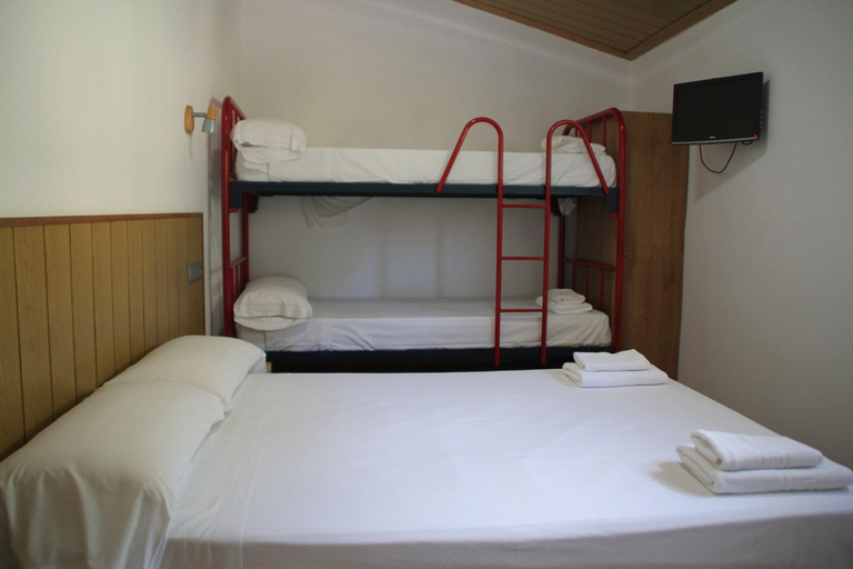 Bedroom 4, Hostal Cruce, León