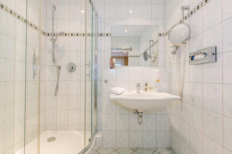 Bathroom 5, Lohmann's Kapeller Hof, Mettmann