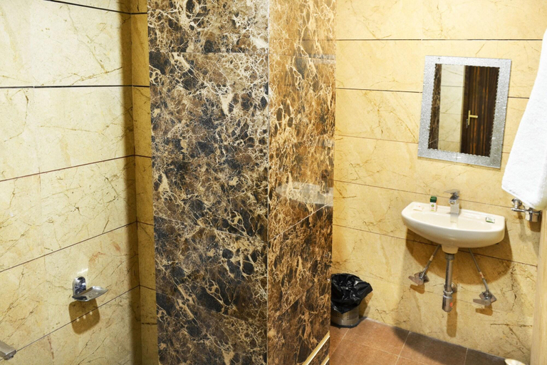 Bathroom 4, Hotel O Grand Park, Amritsar
