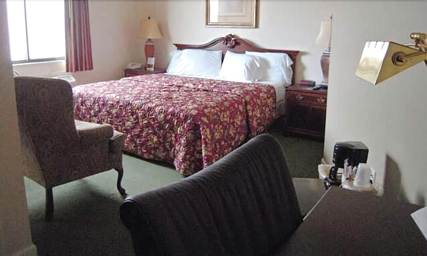 Bedroom 4, Golden Circle Inn, Albany