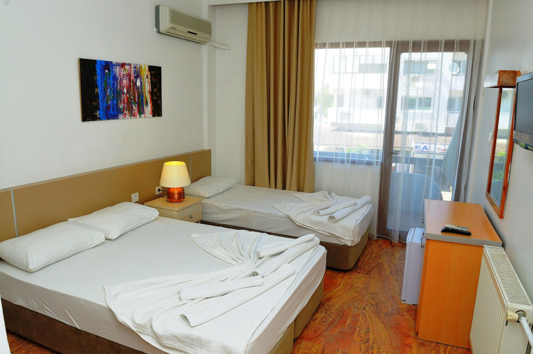 Bedroom 4, Cesurlar Hotel, Çeşme
