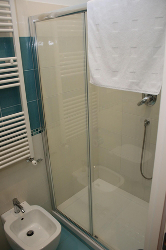 Bathroom 5, Giacomino, Napoli