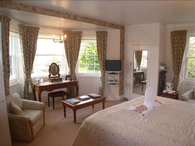 Bedroom 3, Harrabeer Country House Hotel, Devon