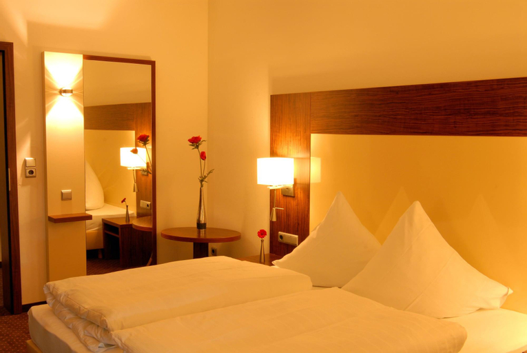 Bedroom 3, Hotel Sterkel, Offenbach