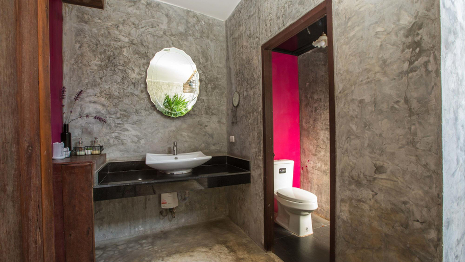 Bathroom 4, ChababaanCham Resort, Amphawa