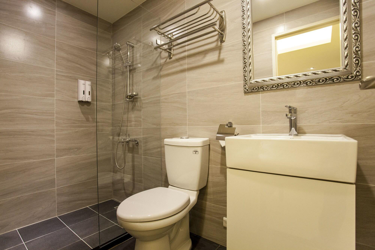 Bathroom 3, キャスト (卡司小宿), Taichung