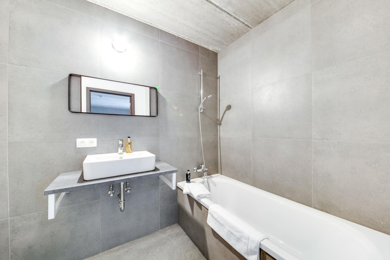Bathroom 4, Daft Boutique & Music Hotel, Liège