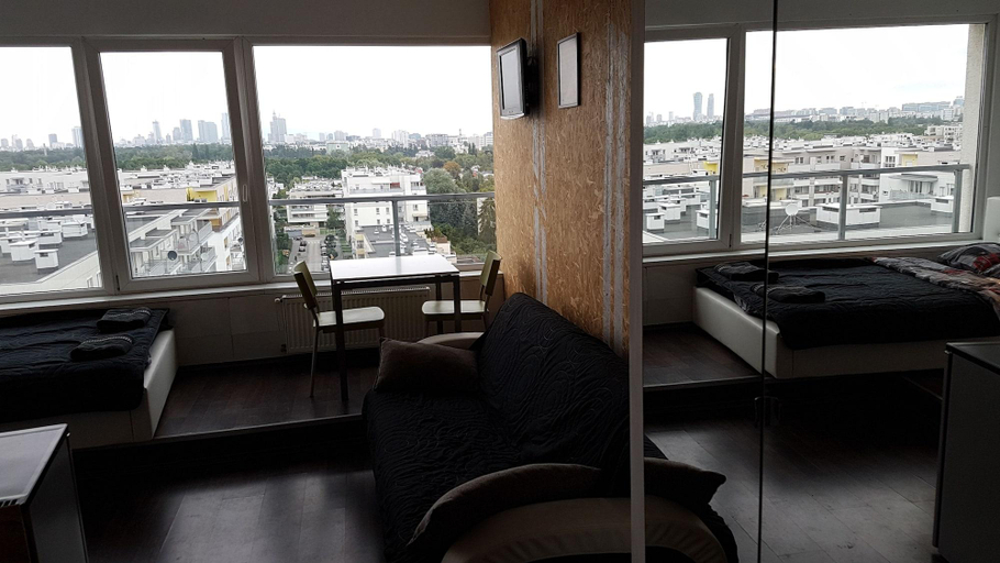 Food & Drinks 4, Walk distance to mokotow business park, Warsaw