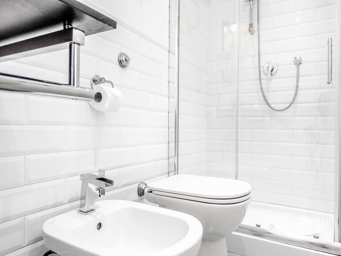 Bathroom 4, Le Petit Bijou, Rome