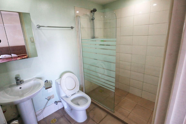 Bathroom 4, A-South of Market SOMA, Taguig
