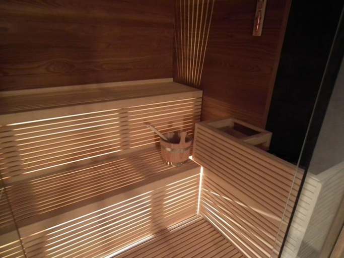 Bathroom 4, Hotel Fiordigigli, L'Aquila