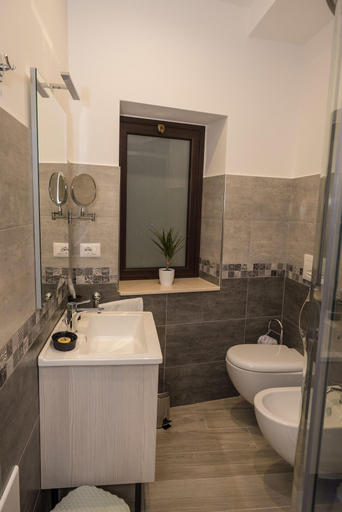 Bathroom 5, B&B Elegance, Messina
