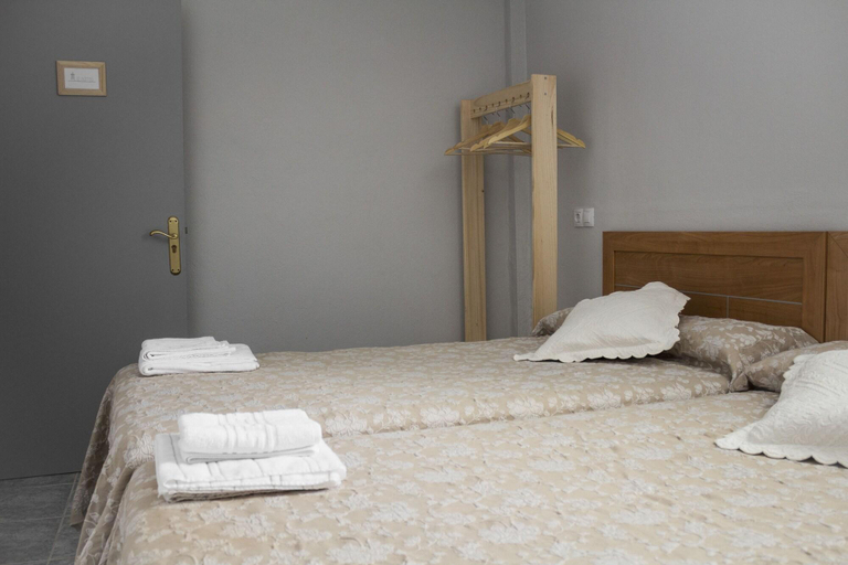 Bedroom 3, Pension Casa Maruja, Lugo