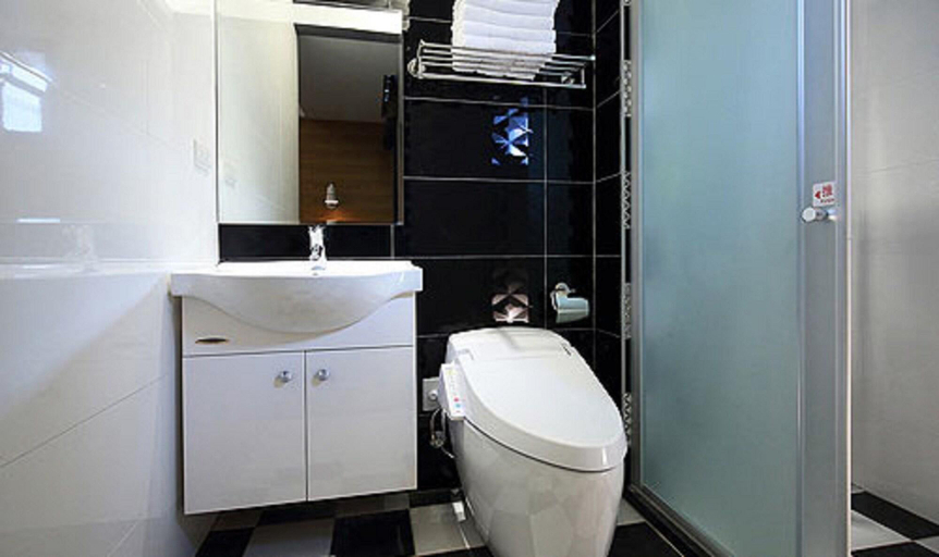 Bathroom 4, Buckingham Palace, Hualien