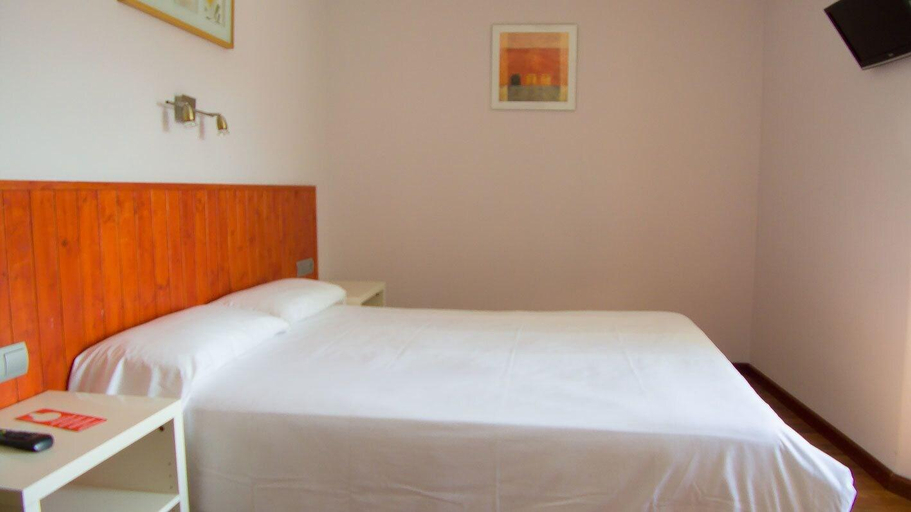 Bedroom 3, Hostal Cruce, León