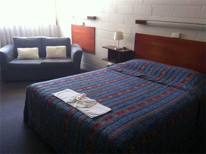 Bedroom 4, Tartan Motel, Yea, Murrindindi - West