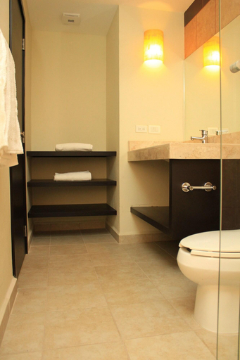 Bathroom 4, Hotel Angelo's, Cozumel