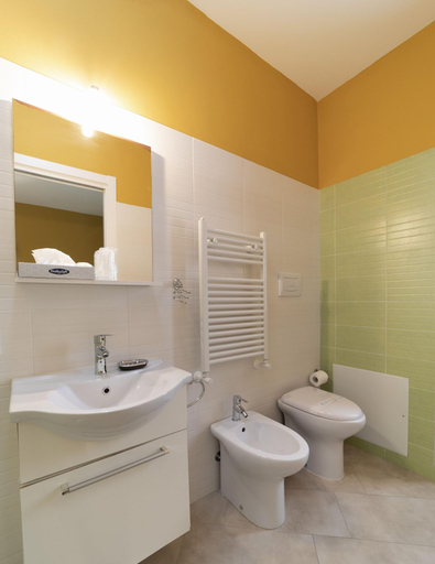 Bathroom 4, Le Caserie, Trapani