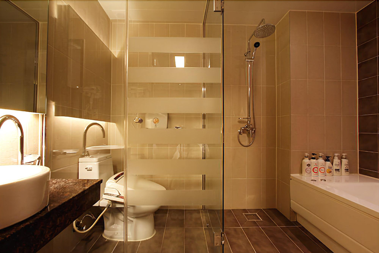 Bathroom 5, Inaver Hotel, Jung