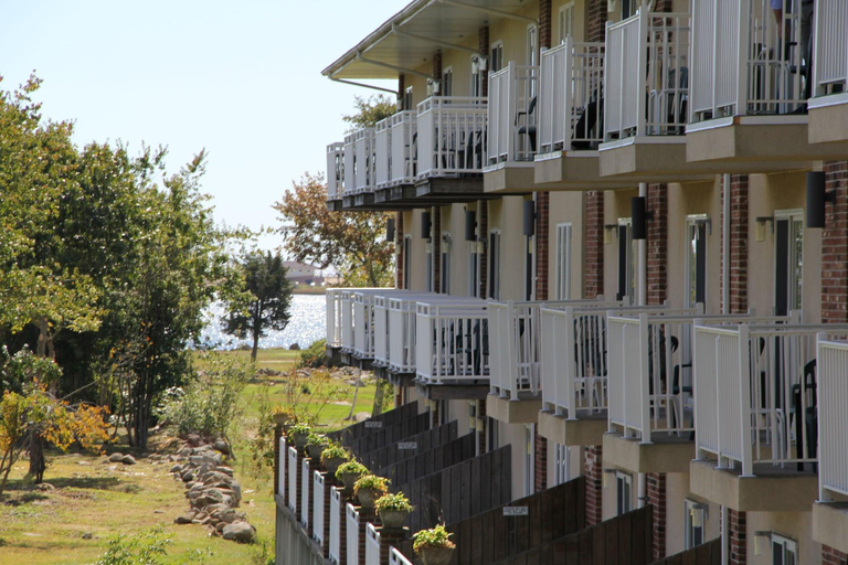 Exterior & Views 2, Winnapaug Inn, Washington
