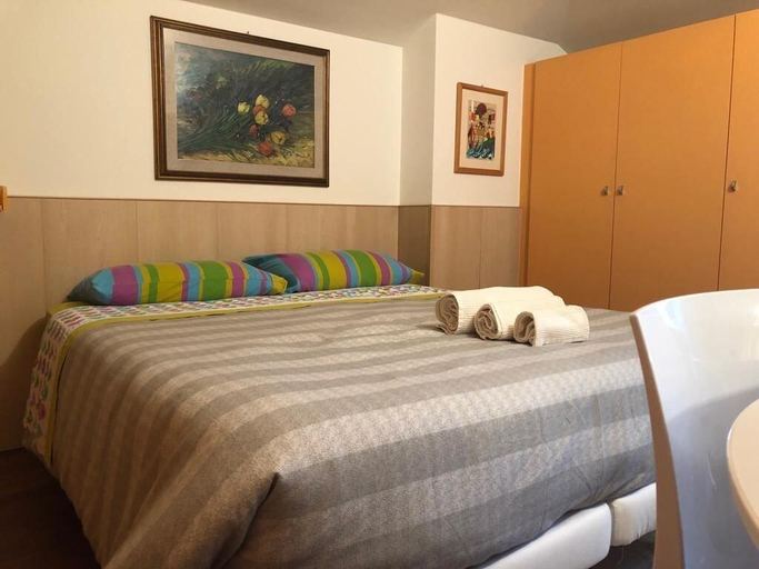 Bedroom 3, At 9, Milano