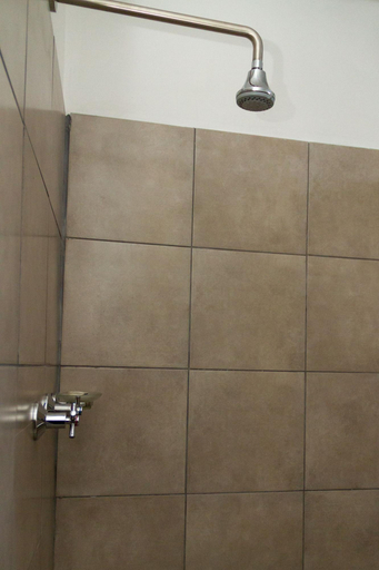 Bathroom 4, Horizon Inn, Harare