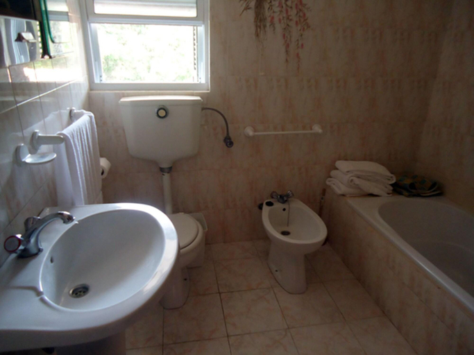 Bathroom 4, Hotel Residencias Varadouro, Horta