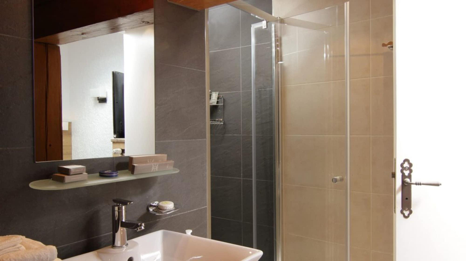 Bathroom 4, Snow Lodge Boutique Hôtel, Savoie