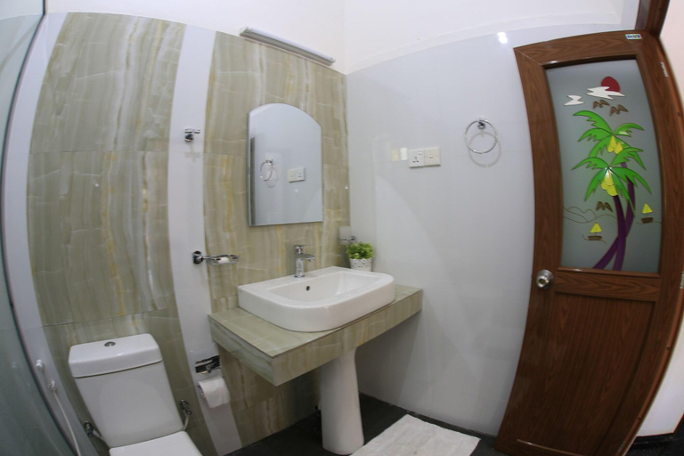 Bathroom 4, Villa 80, Bentota