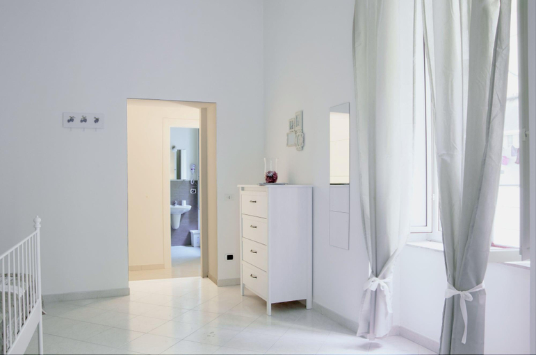 Bathroom 5, Sfumature Partenopee, Napoli