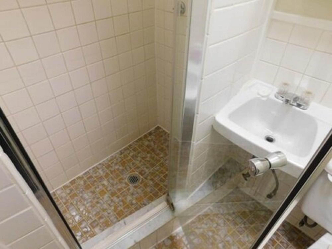 Bathroom 4, Filmores Hotel, Toronto