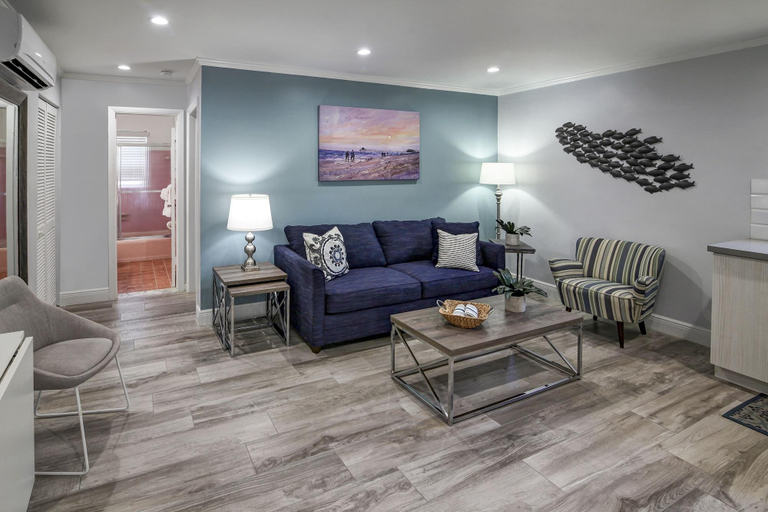 Public Area, May-Dee Suites, Broward