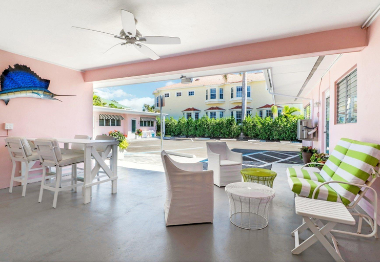 Exterior & Views 2, The Gondolier Inn, Collier
