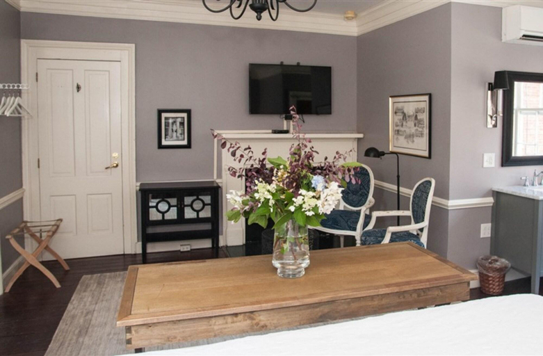 Public Area 4, Dinsmore Boutique Inn, Charlottesville
