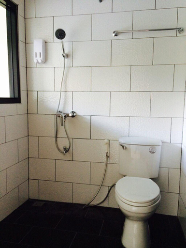 Bathroom 3, Montra Nakhon Guesthouse, Muang Nakhon Si Thammarat