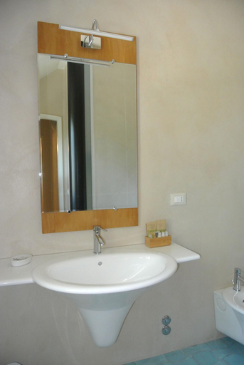 Bathroom 4, campagnoli, Varese
