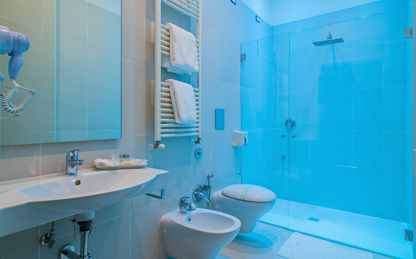 Bathroom 5, Il Reticolo, Salerno