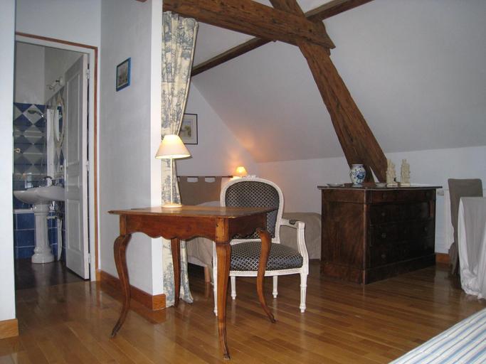 Bedroom 3, Le Château d'Omiécourt, Somme