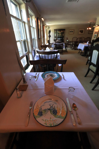 Public Area 2, Follansbee Inn, Merrimack