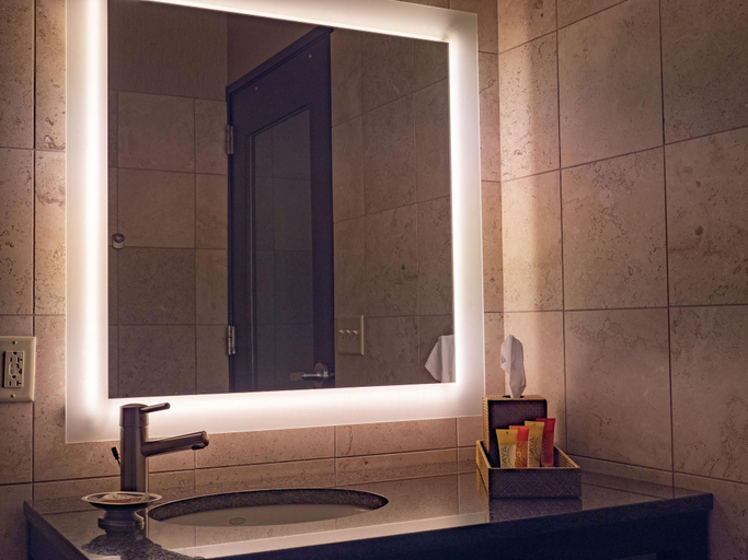 Bathroom 4, The Catfish Bend Inn & Spa, Des Moines