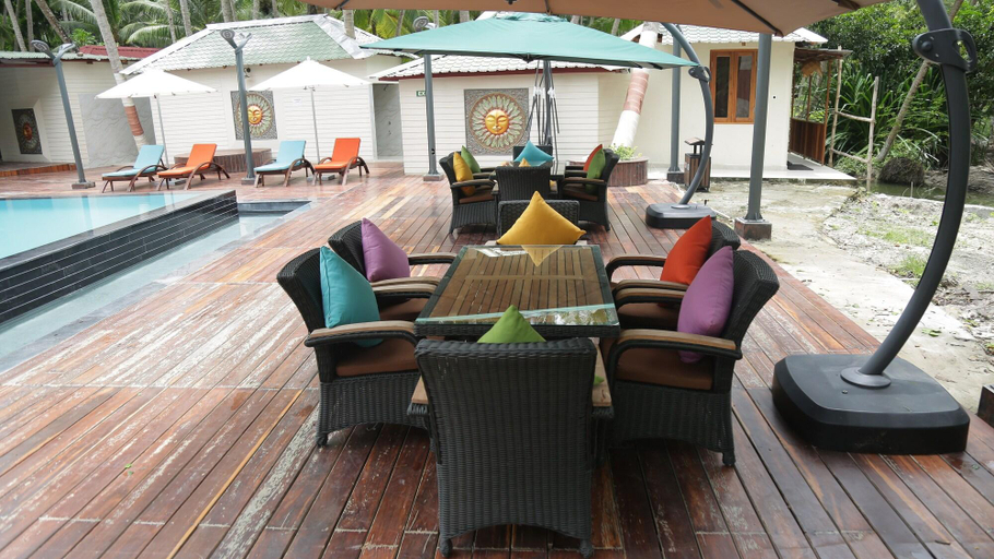 Public Area, Sandyy Wavess Beach Resort, South Andaman