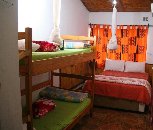 Bedroom 4, Shoestrings Backpackers & Bar, Hwange