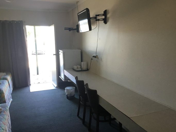 Bathroom 3, Kooyong Hotel, Mackay - Pt A