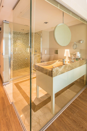 Bathroom 4, Sinema Hotel, Merkez