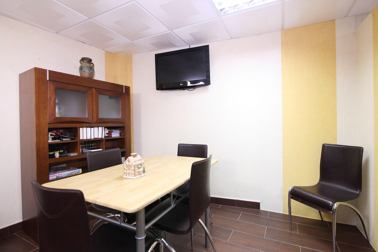Public Area 2, Hostal Campo Real Bed & Breakfast, Madrid